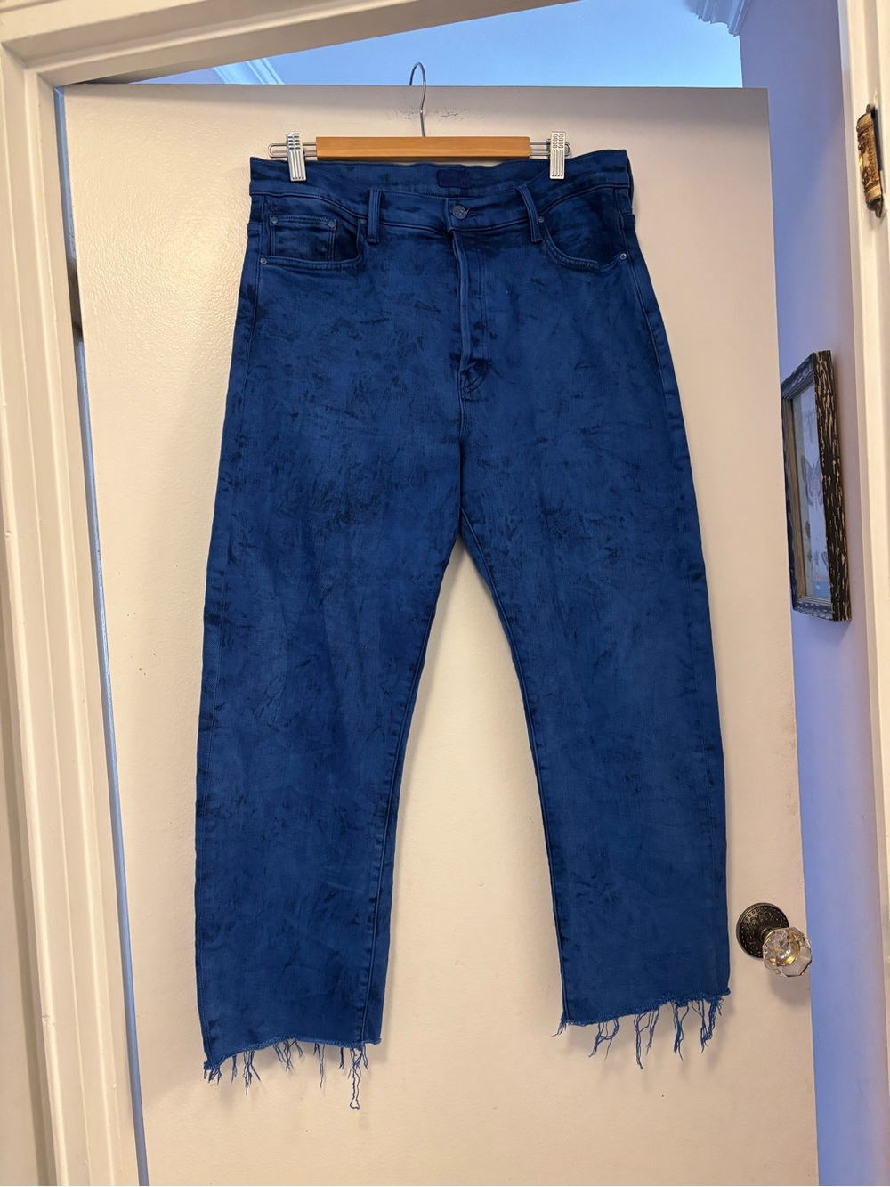 MOTHER Indigo blue High-Rise Jeans the ditcher crop fray 31